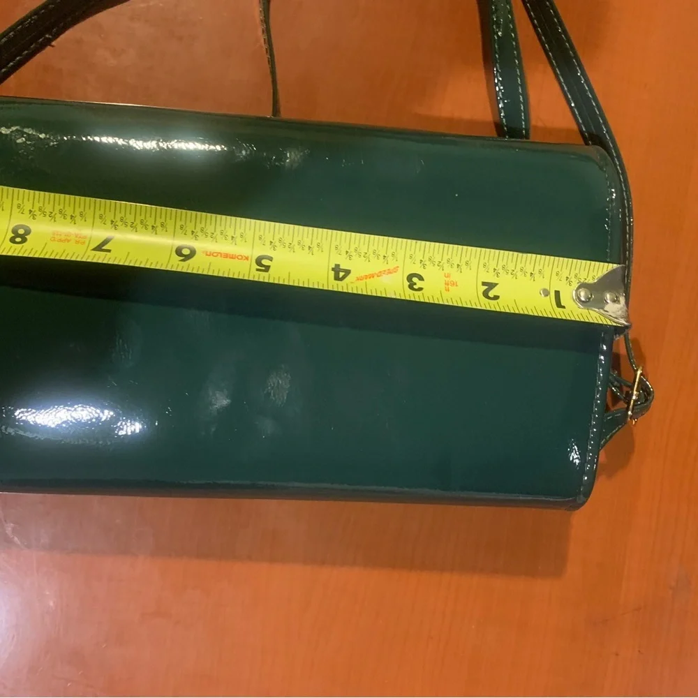Chic Green Patent Leather Crossbody Bag with glossy , reflective finish. - Picture 5 of 7